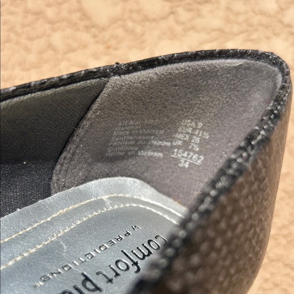 Comfort Plus by Predictions Black & Gray Faux Snakeskin Pumps Sz 9 - Picture 6 of 9